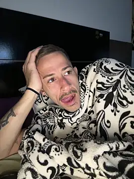 Lucasjandre online show from 2, 4, 2026