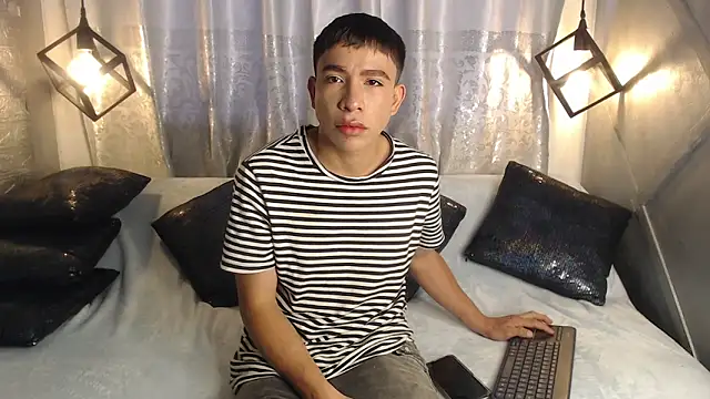 Snapshot of Aaron_foxx1 chatting on 21, 11, 2025 Aaron foxx1 online show from 21, 11, 2025