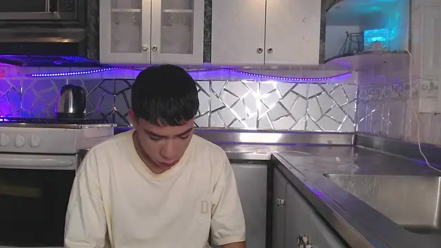 Snapshot of Aaron_foxx1 chatting on 5, 12, 2025 Aaron foxx1 online show from 5, 12, 2025