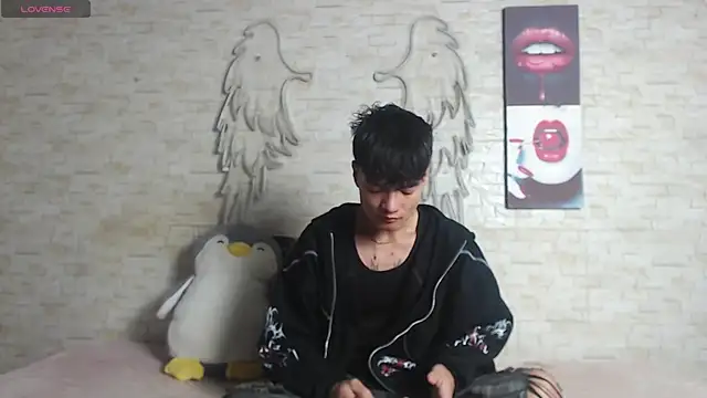 axel milo kairo and noa online show from 6, 1, 2026