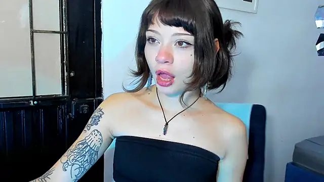 Snapshot of Anny-Bunny_ chatting on 17, 11, 2025 Anny-Bunny online show from 17, 11, 2025