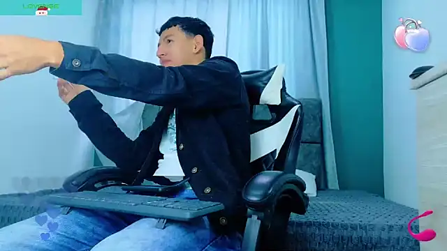 Snapshot of FelipeGonzalezz chatting on 14, 11, 2025 FelipeGonzalezz online show from 14, 11, 2025