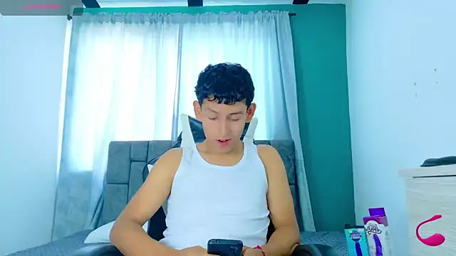 Snapshot of FelipeGonzalezz chatting on 20, 11, 2025 FelipeGonzalezz online show from 20, 11, 2025