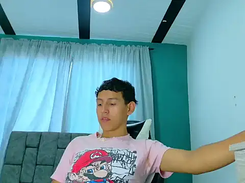 Snapshot of FelipeGonzalezz chatting on 1, 12, 2025 FelipeGonzalezz online show from 1, 12, 2025