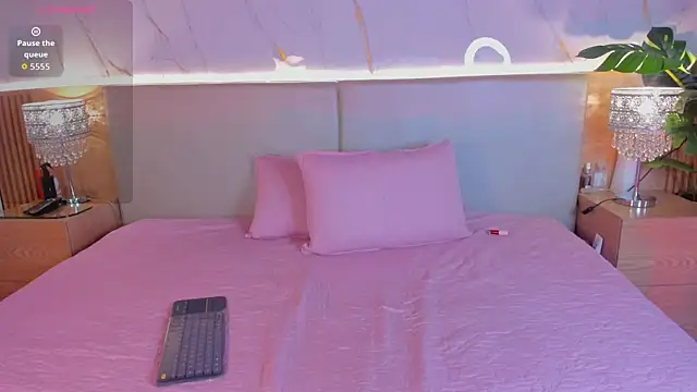 april grey11 online show from 20, 11, 2025