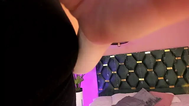 Velvet Dreamss online show from 28, 4, 2026