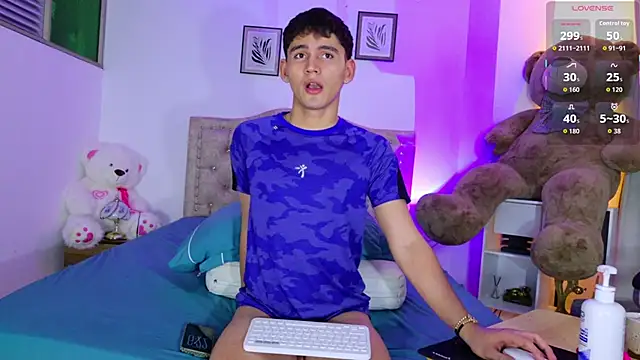 Snapshot of estebanperez_26 chatting on 4, 6, 2026 estebanperez 26 online show from 4, 6, 2026