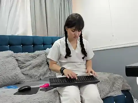 dulce gray online show from 26, 11, 2025