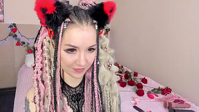 Lina Moony online show from 26, 11, 2025