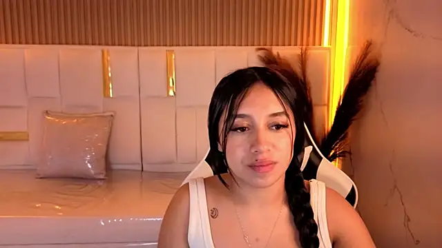 Juliana Tx online show from 3, 3, 2026