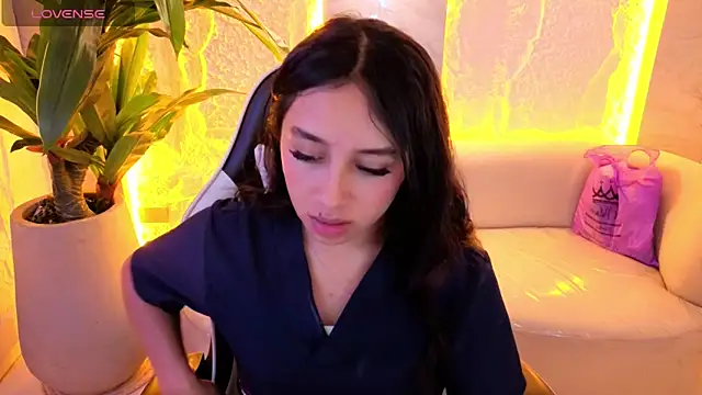 Juliana Tx online show from 6, 3, 2026