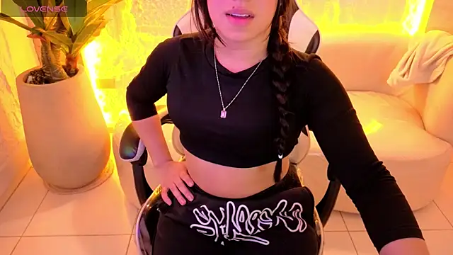 Juliana Tx online show from 8, 3, 2026