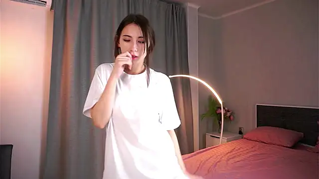 Snapshot of NanceeWestaway chatting on 21, 11, 2025 NanceeWestaway online show from 21, 11, 2025