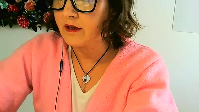 Snapshot of zaidapink1990 chatting on 8, 3, 2026 zaidapink1990 online show from 8, 3, 2026