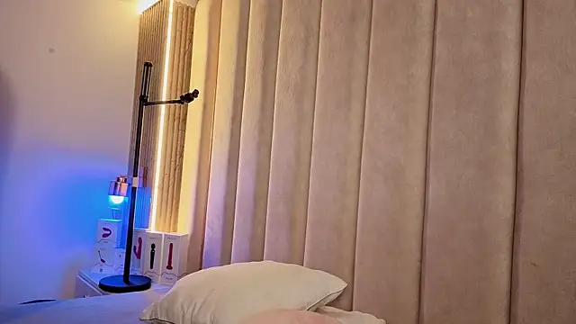 Iamnyxy online show from 18, 4, 2026