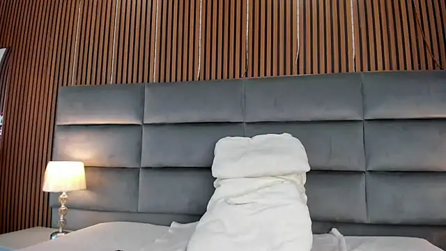 Lucy Vegas online show from 23, 4, 2026