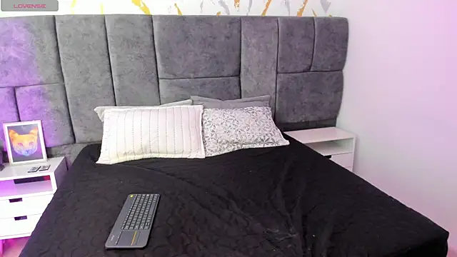 Atenea Velle online show from 23, 4, 2026