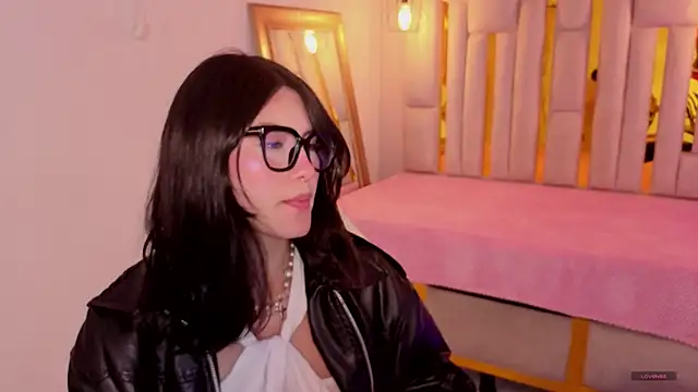 Brandy collinss online show from 23, 4, 2026