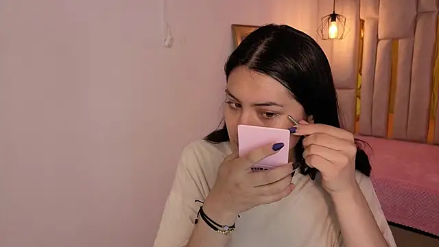 Brandy collinss online show from 24, 4, 2026