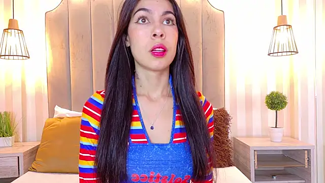 Snapshot of IrisDeLaVega_ chatting on 15, 12, 2025 IrisDeLaVega online show from 15, 12, 2025