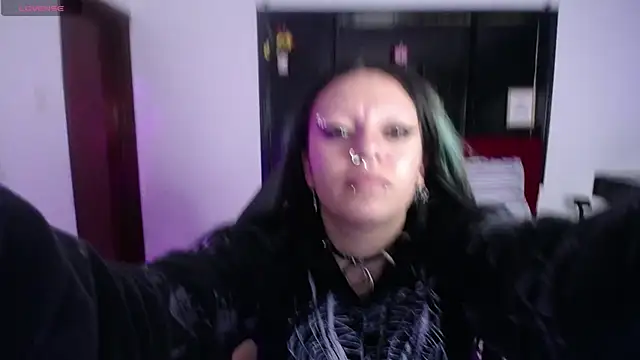 Snapshot of Belladonna_trix chatting on 12, 11, 2025 Belladonna trix online show from 12, 11, 2025