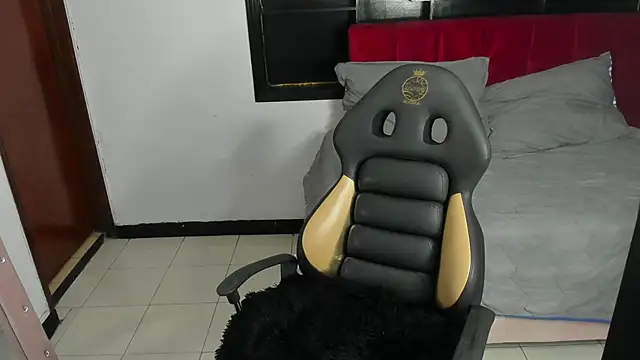 Snapshot of Belladonna_trix chatting on 1, 12, 2025 Belladonna trix online show from 1, 12, 2025