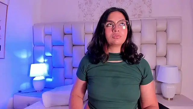 lea hunter   online show from 1, 12, 2025