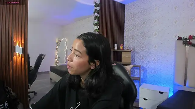 Joselyn tay online show from 24, 4, 2026