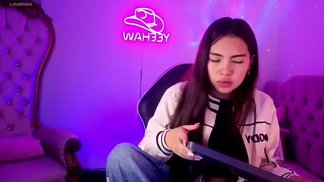 ISABELA TAY online show from 6, 7, 2026
