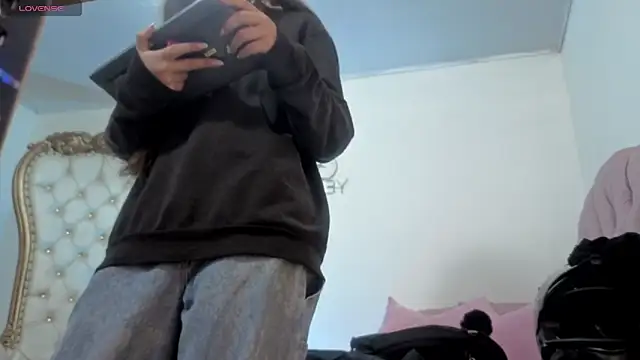 ISABELA TAY online show from 27, 7, 2026