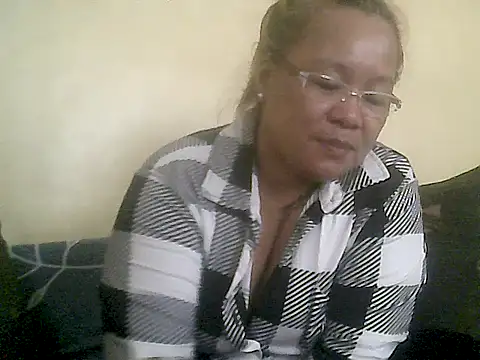 loriepinay46 online show from 22, 3, 2026