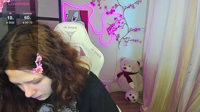 Snapshot of Anora_Miller chatting on 23, 11, 2025 Anora Miller online show from 23, 11, 2025