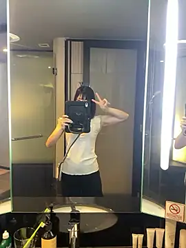 mayumichan13 online show from 1, 4, 2026