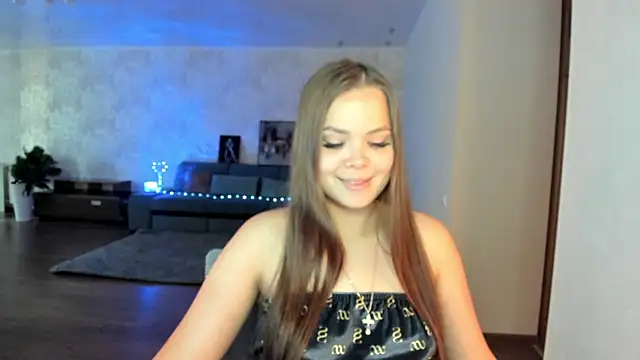Snapshot of Kira_love_81 chatting on 7, 7, 2026 Kira love 81 online show from 7, 7, 2026