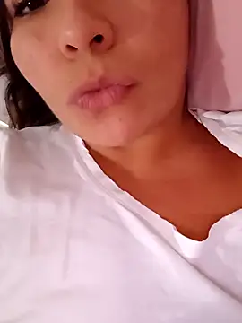 LatinaCalienteMilf online show from 12, 11, 2025