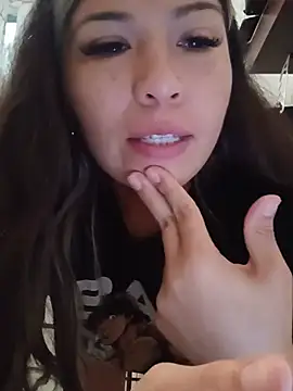 LatinaCalienteMilf online show from 4, 7, 2026