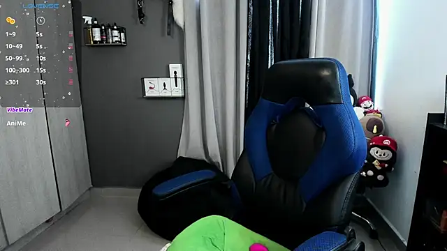 Snapshot of Charlott__V chatting on 8, 5, 2026 Charlott V online show from 8, 5, 2026