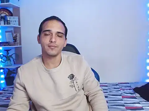 Snapshot of Maax30233 chatting on 17, 11, 2025 Maax30233 online show from 17, 11, 2025