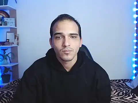 Snapshot of Maax30233 chatting on 19, 11, 2025 Maax30233 online show from 19, 11, 2025