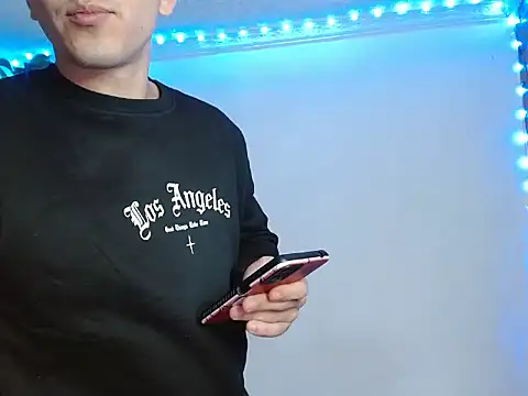 Snapshot of Maax30233 chatting on 4, 12, 2025 Maax30233 online show from 4, 12, 2025