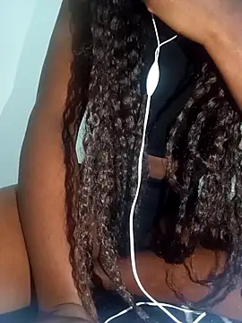 Snapshot of mirna96 chatting on 22, 11, 2025 mirna96 online show from 22, 11, 2025