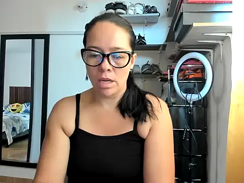 caroline 47 online show from 11, 2, 2026