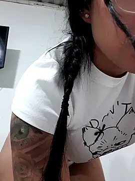 Snapshot of julianlondo111 chatting on 22, 11, 2025 julianlondo111 online show from 22, 11, 2025