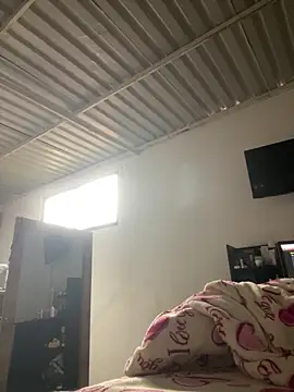 Snapshot of julianlondo111 chatting on 5, 12, 2025 julianlondo111 online show from 5, 12, 2025