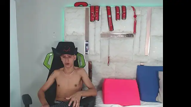 Snapshot of HARD_GROUPP_ chatting on 16, 11, 2025 HARD GROUPP online show from 16, 11, 2025