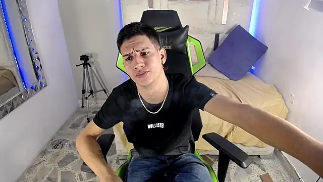 Snapshot of HARD_GROUPP_ chatting on 17, 11, 2025 HARD GROUPP online show from 17, 11, 2025