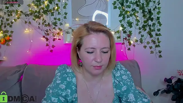 miss lisaaa online show from 15, 11, 2025