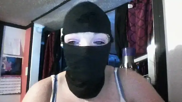 Snapshot of 1anOnlyHoTTLuLu chatting on 28, 11, 2025 1anOnlyHoTTLuLu online show from 28, 11, 2025