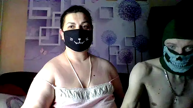 Snapshot of honey_sweet_couple chatting on 6, 1, 2026 honey sweet couple online show from 6, 1, 2026