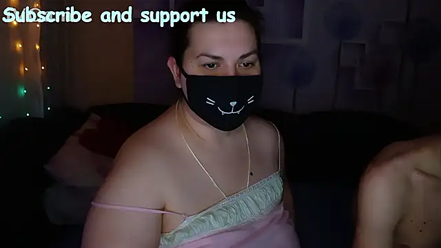 Snapshot of honey_sweet_couple chatting on 1, 3, 2026 honey sweet couple online show from 1, 3, 2026